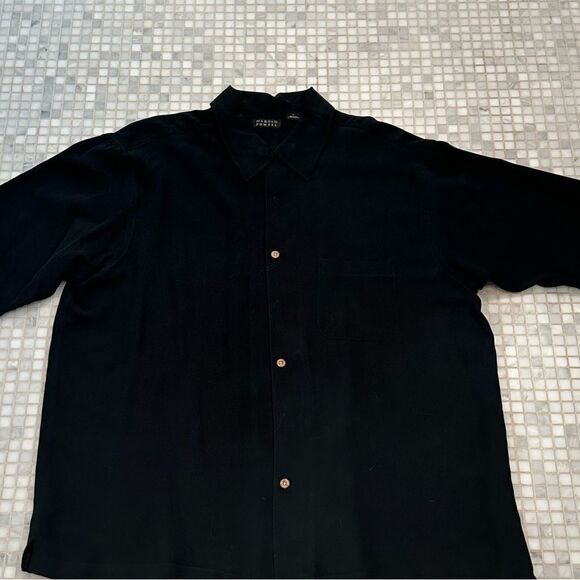 Harold Powell Other - Harold Powell Black Silk Short Sleeve Shirt
